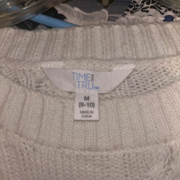 Simple white long sleeve sweater never worn. - Picture 3 of 4